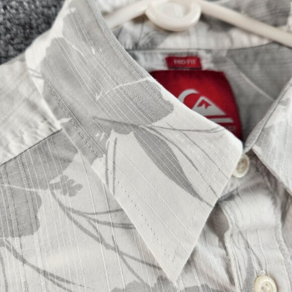 Quiksilver Quicksilver Button Up Shirt Men Small Mid Fit Gray White Floral Surf - Picture 6 of 16